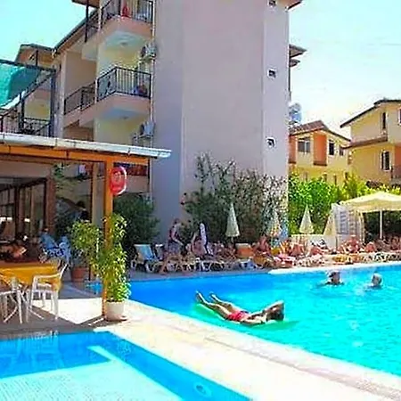 Hotel Dynasty Side